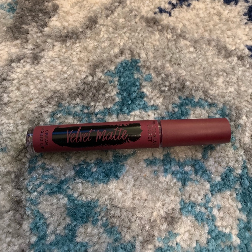 Victoria’s Secret Velvet Matte Liquid Lipstick!
